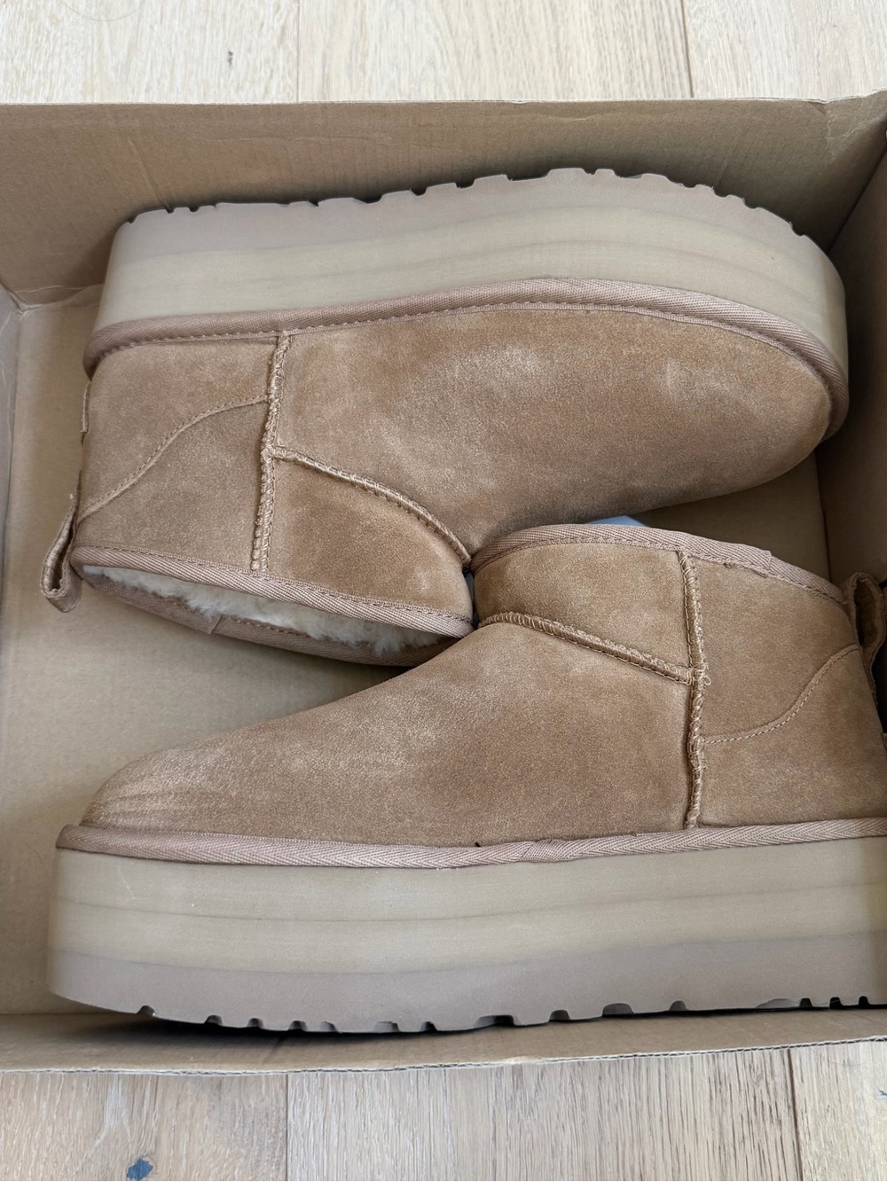 Brand New Never Worn Ultra Mini Platform UGGS